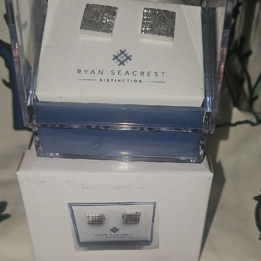 Ryan Seacrest NWT Distinction Silver Grid-Texture Square Cufflinks